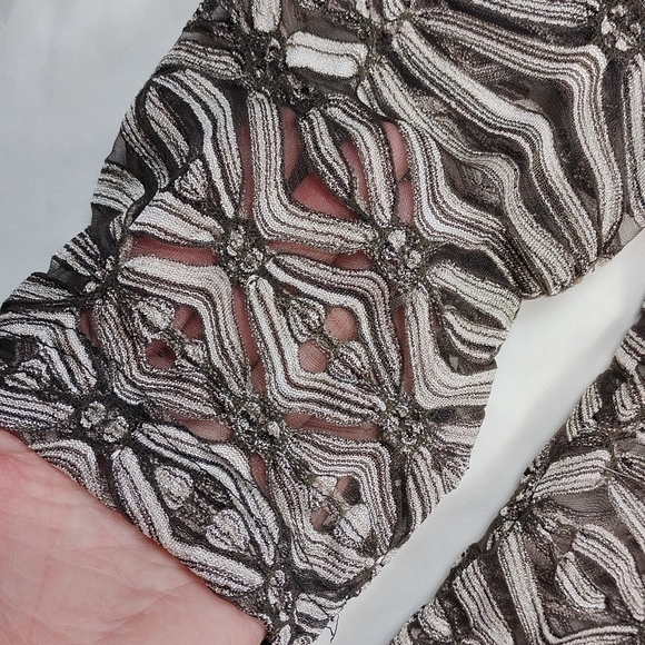 Tribal women's Large sized layered top - Picture 5 of 11